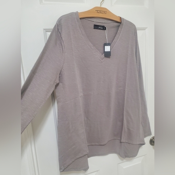 Mia Long Sleeve V-Neck Grey Cotton T-Shirt - Picture 6 of 8